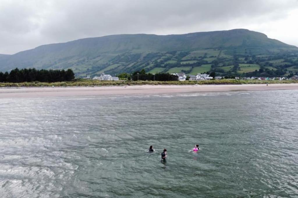 Cushendall Stables Exteriör bild